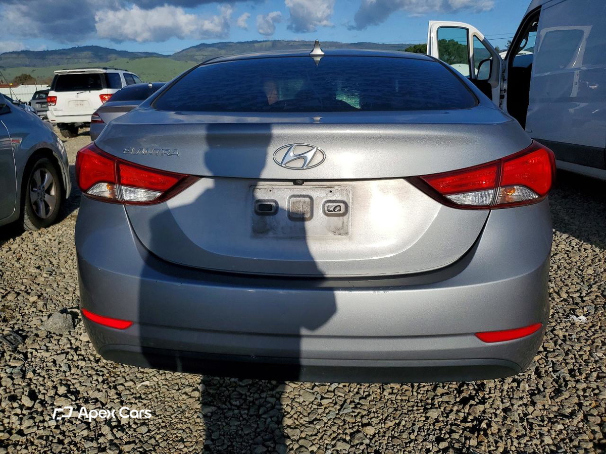 Hyundai Elantra 2015