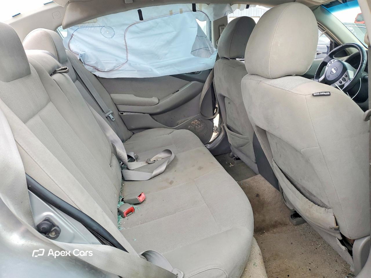 Nissan Altima 2010