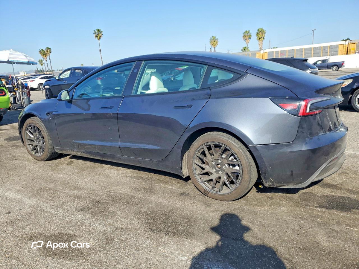 Tesla Model 3 2024