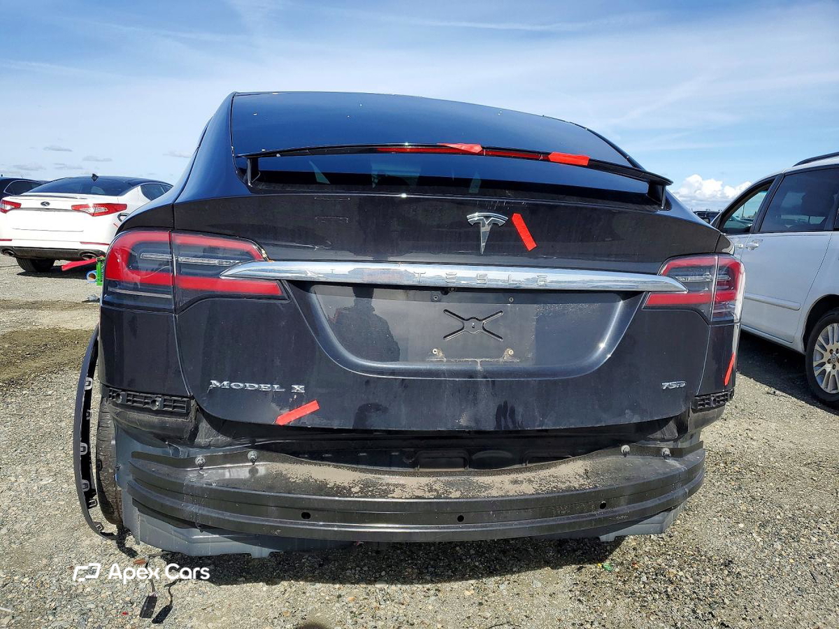 Tesla Model X 2018