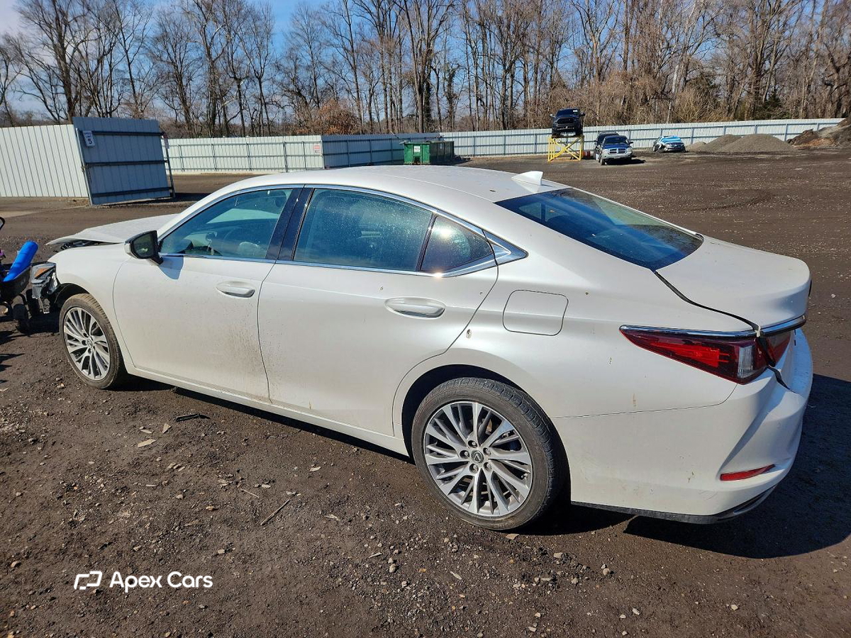 Lexus ES 2020
