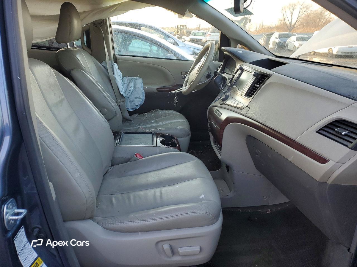 Toyota Sienna 2014