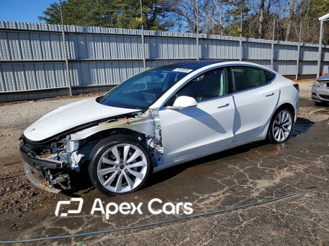 Tesla Model 3 2020 - Zdjęcie 1 z 13