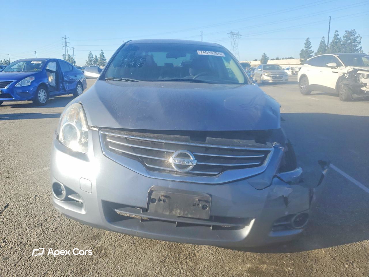 Nissan Altima 2010