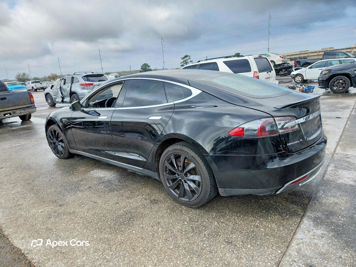 Tesla Model S 2014