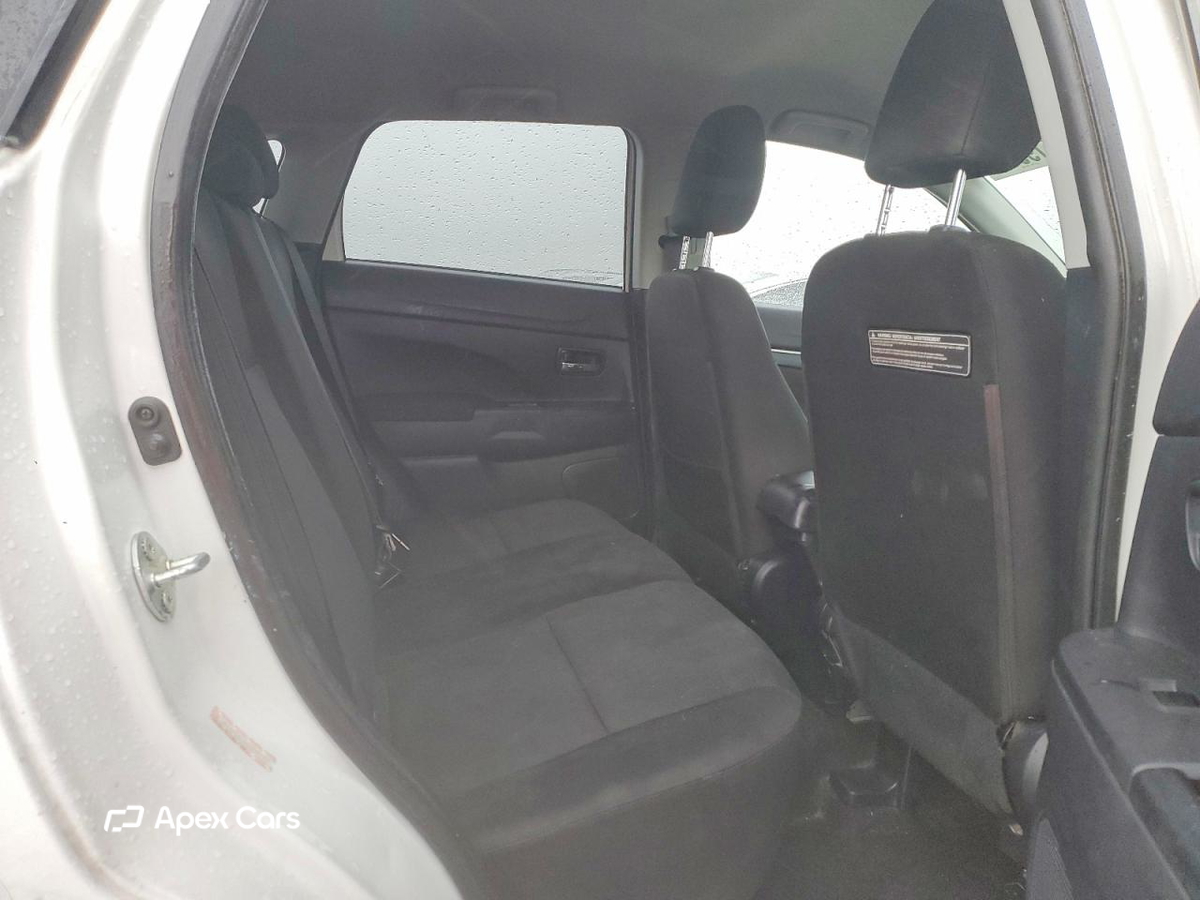 Mitsubishi Outlander 2011