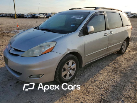 Toyota Sienna 2010 - Image 1 of 13