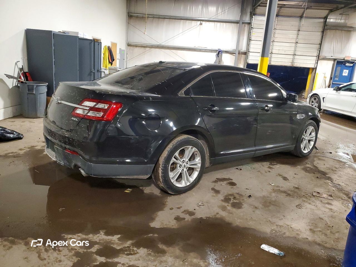 Ford Taurus 2015