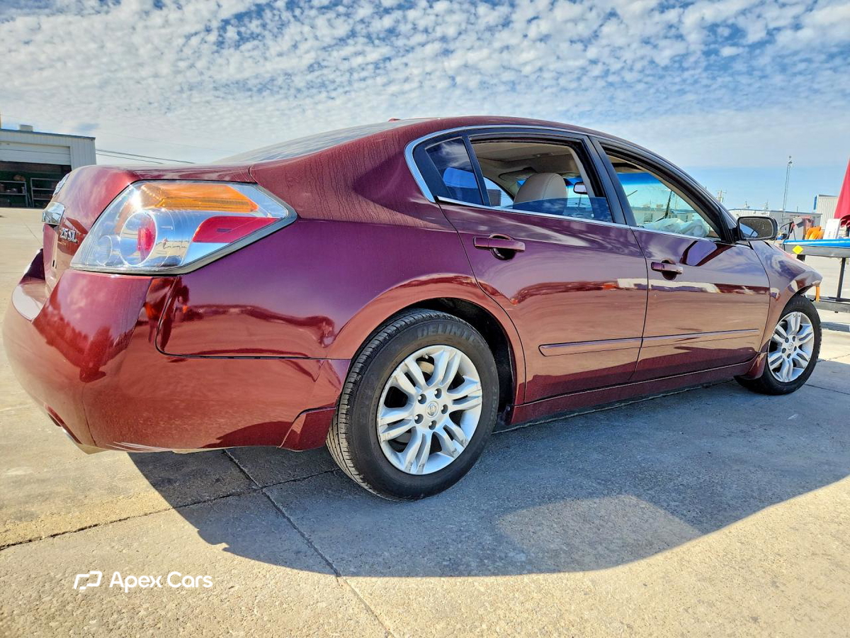 Nissan Altima 2012