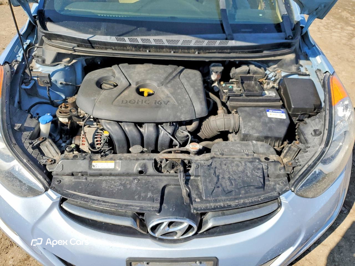Hyundai Elantra 2012