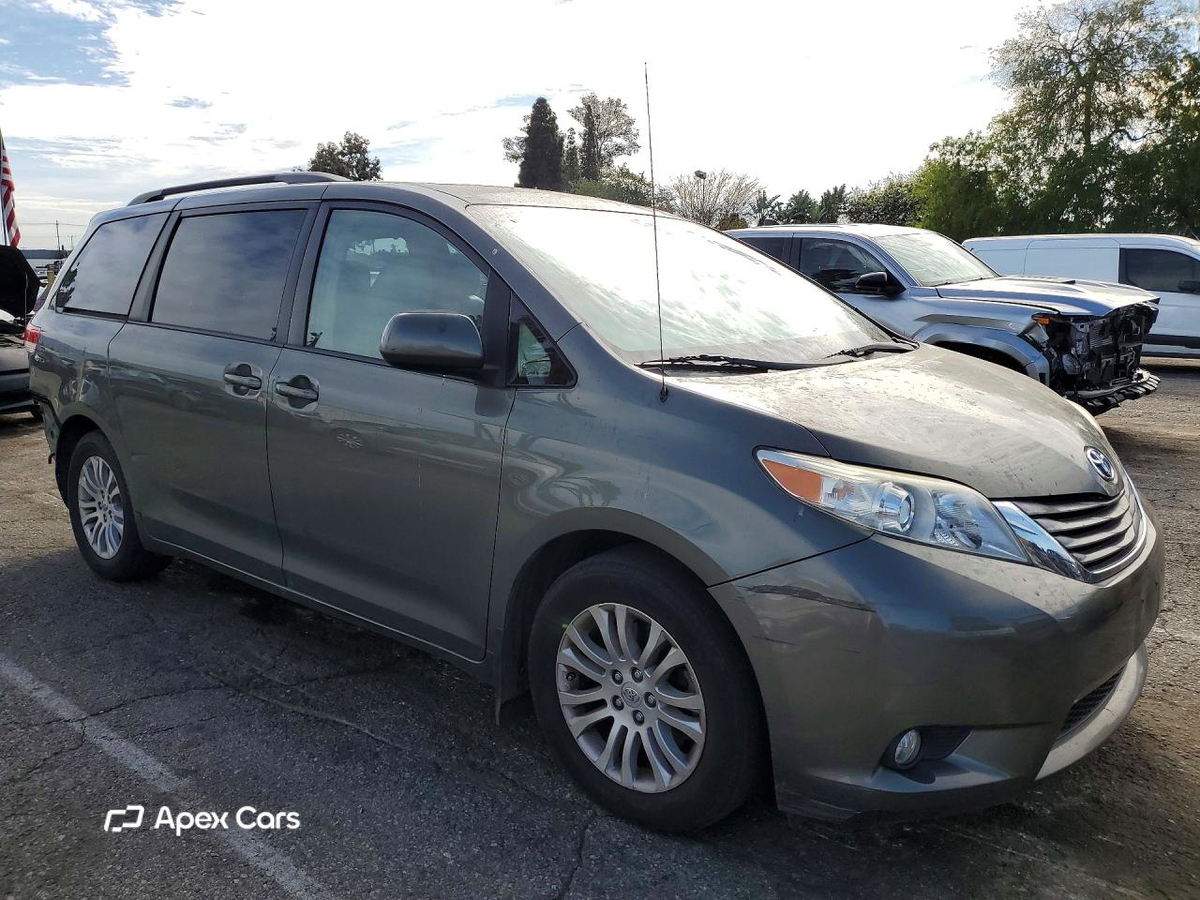 Toyota Sienna 2011