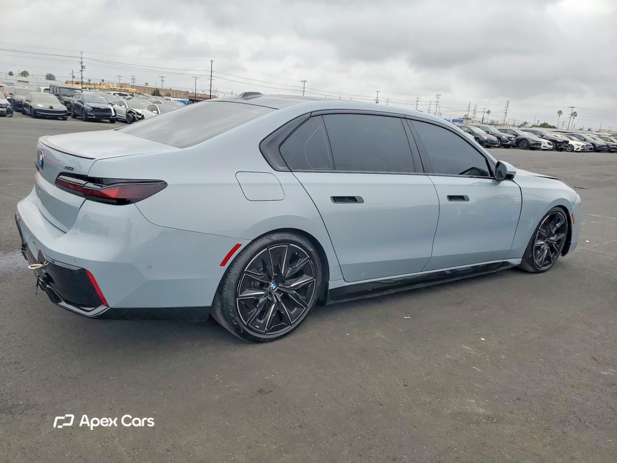BMW i7 2023
