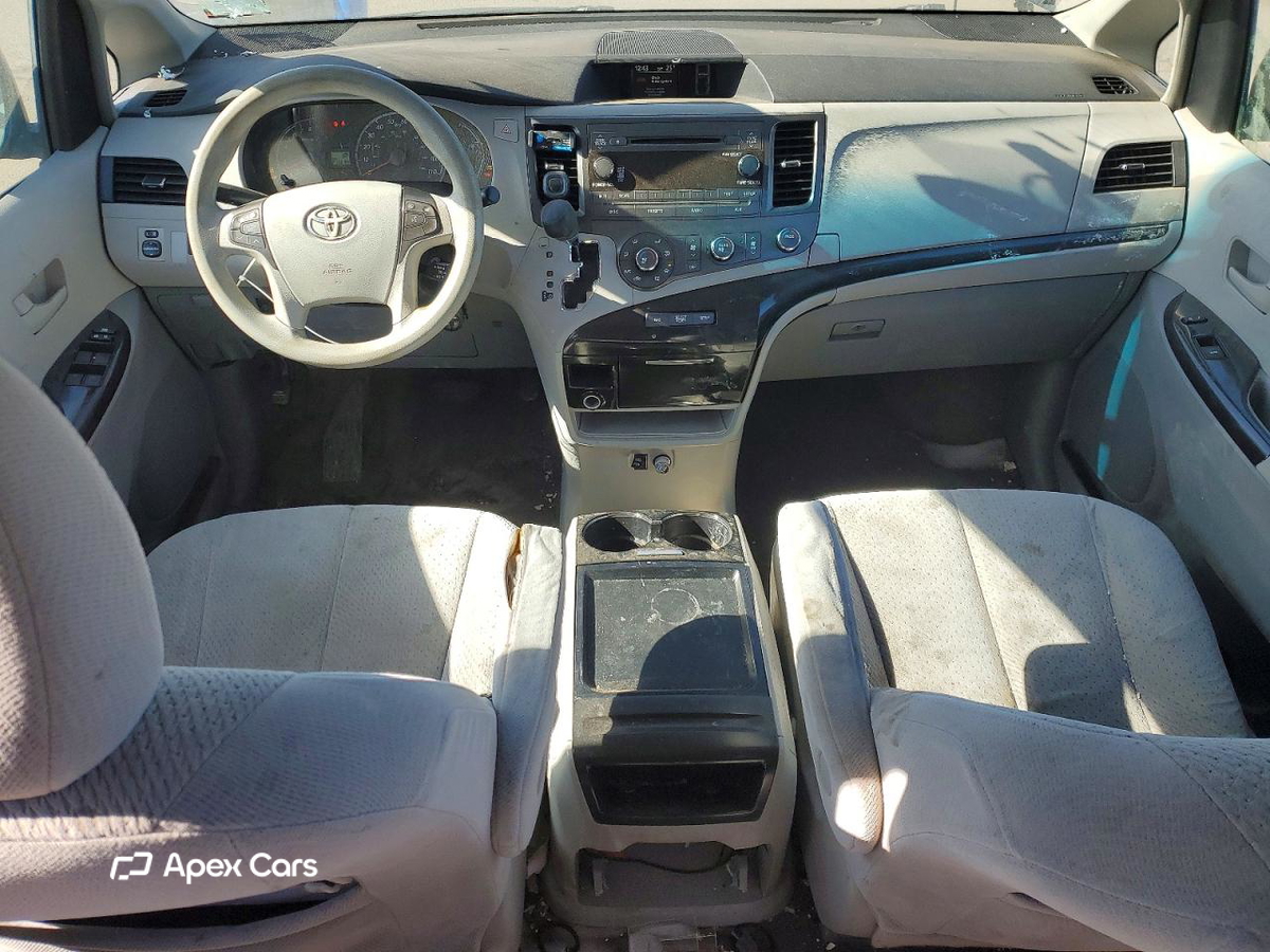Toyota Sienna 2011