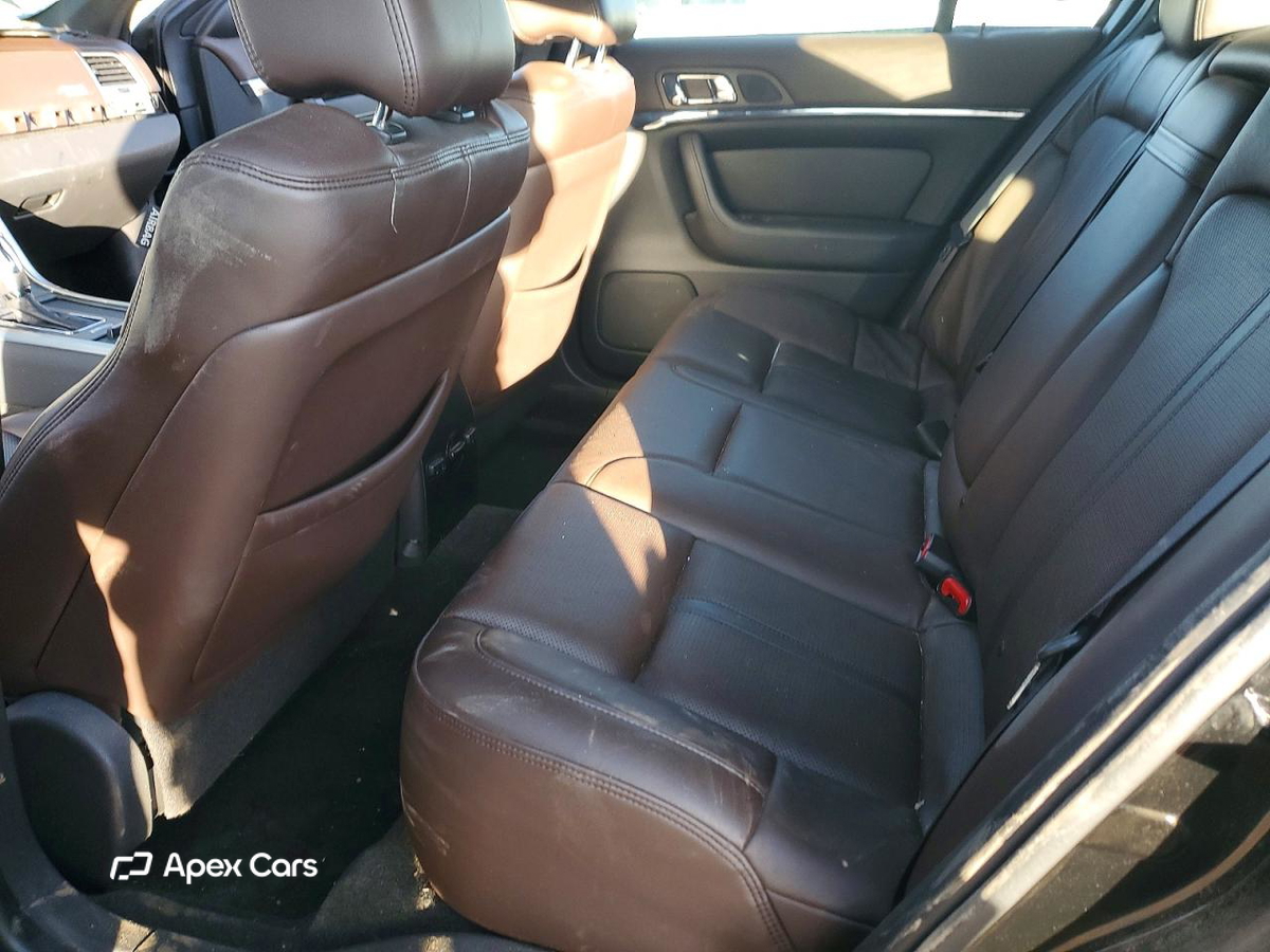 Lincoln MKS 2012