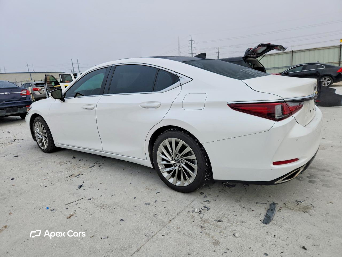 Lexus ES 2020