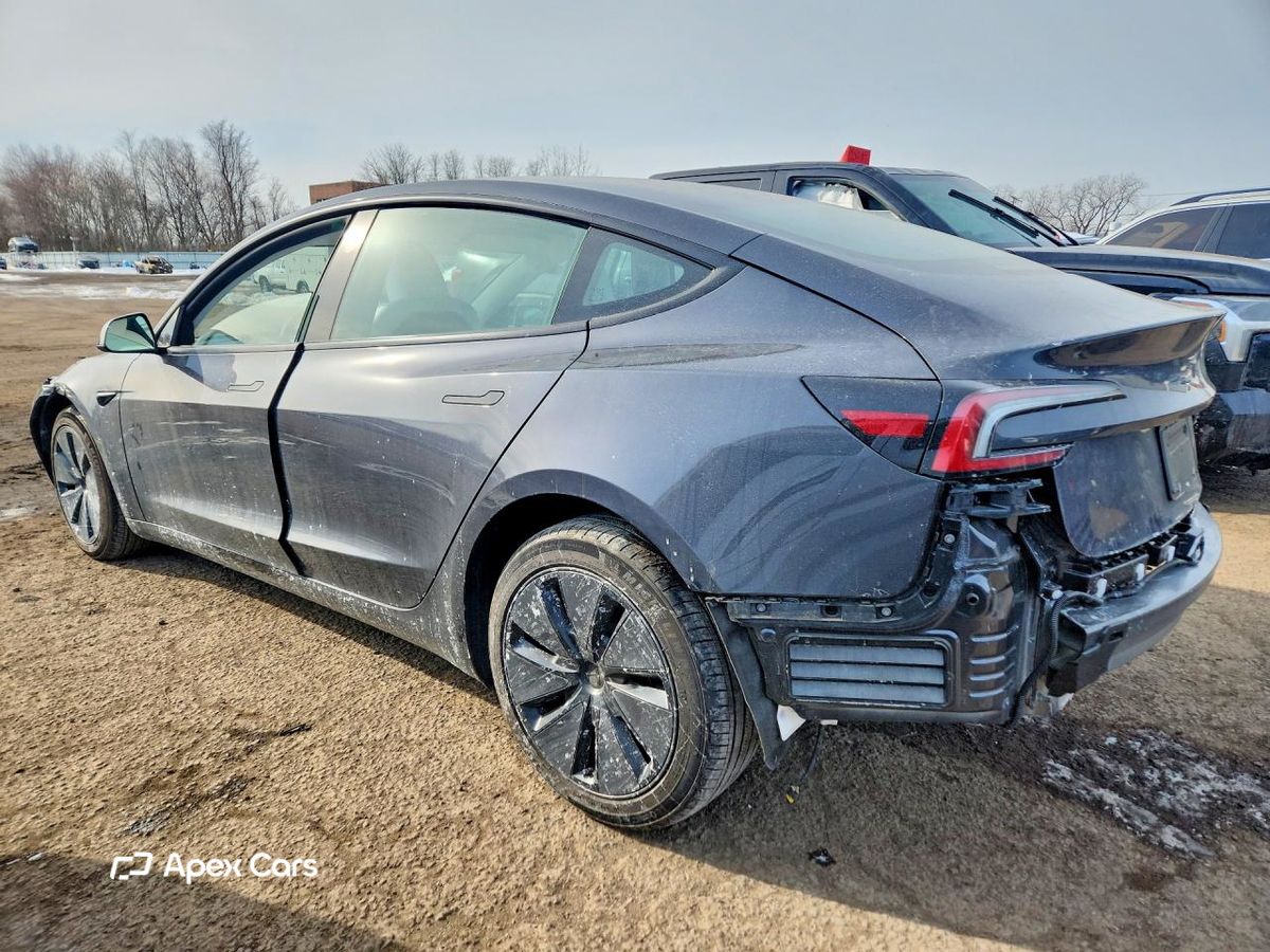 Tesla Model 3 2024