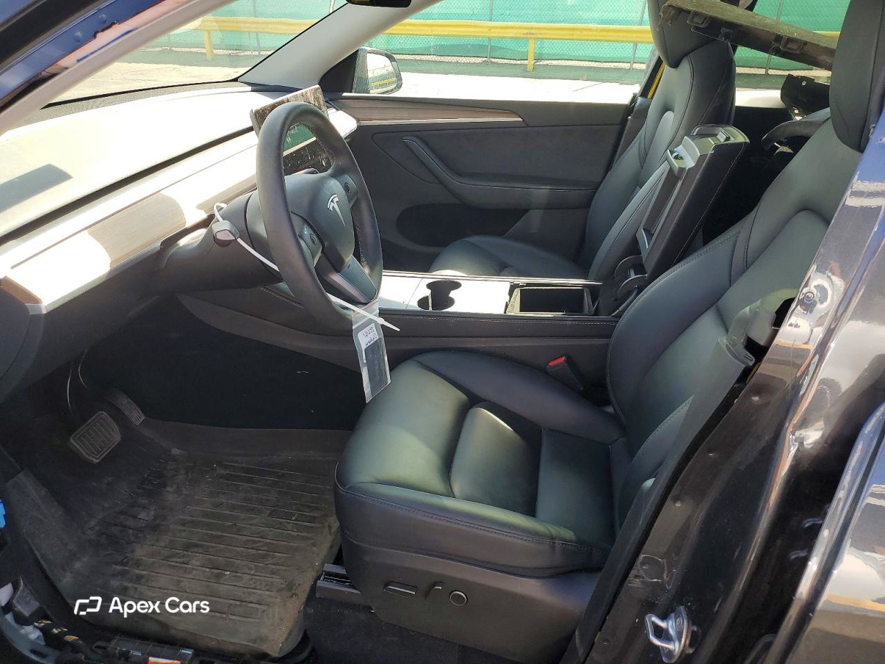 Tesla Model Y 2025