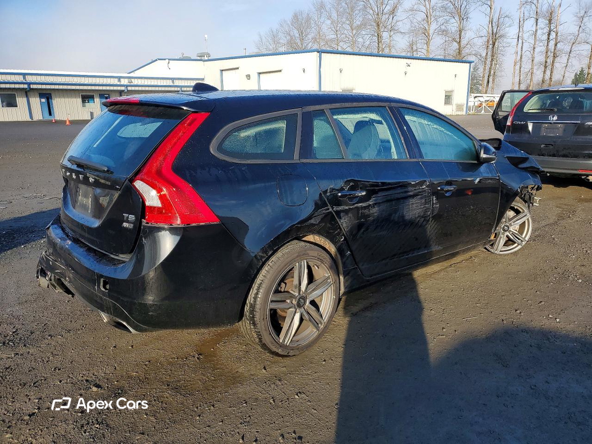 Volvo V60 2015