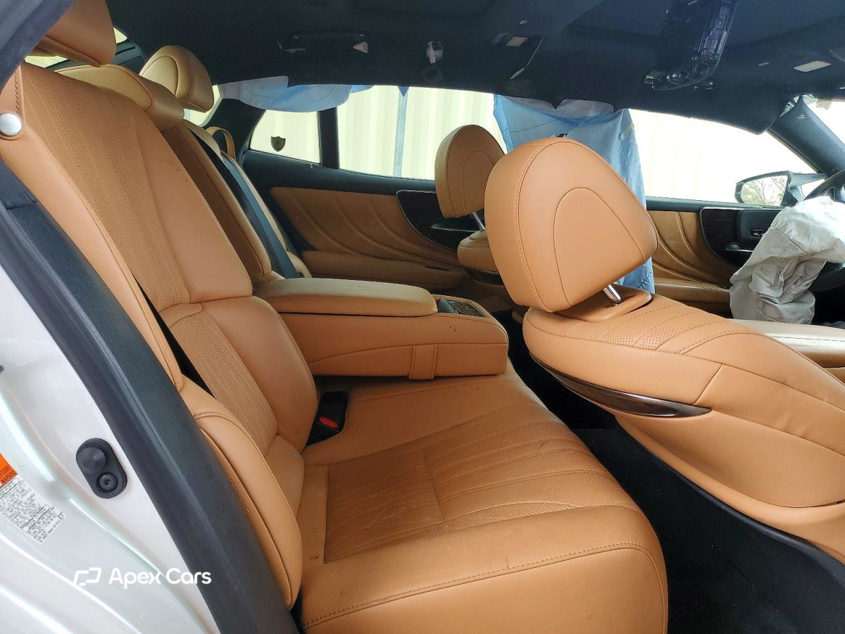 Lexus LS 2024