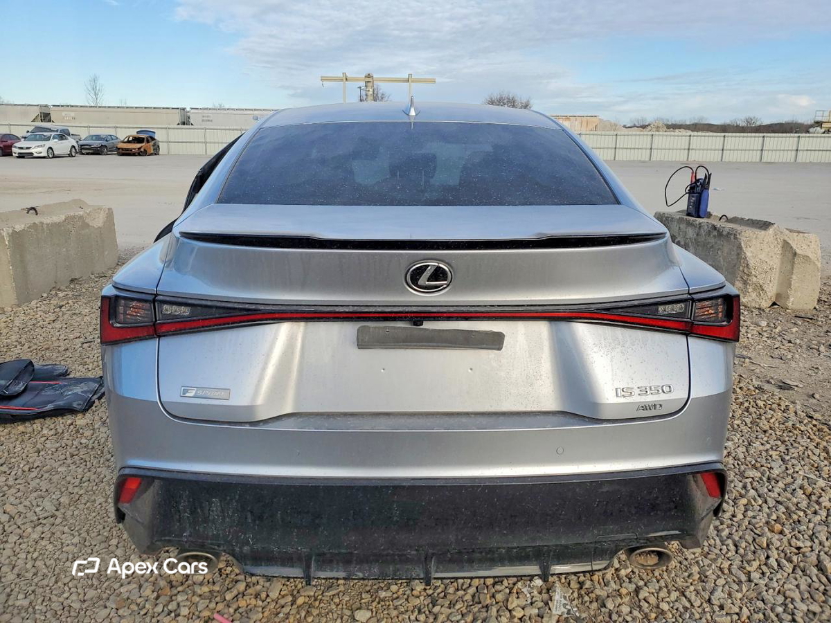 Lexus IS 2021