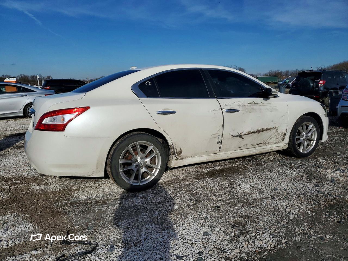 Nissan Maxima 2011