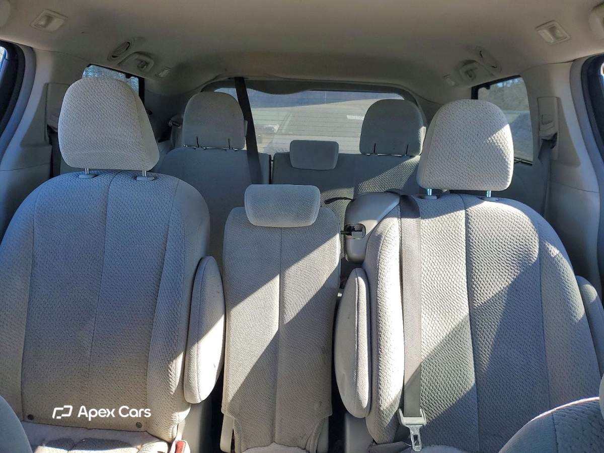 Toyota Sienna 2011