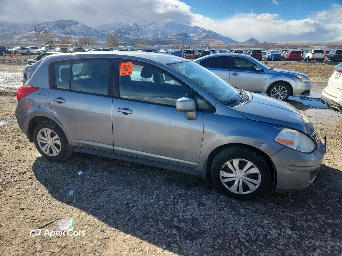 Nissan Versa 2011