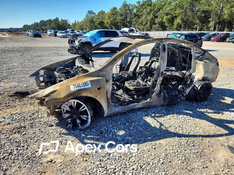 Tesla Model Y 2024 - Zdjęcie 1 z 11