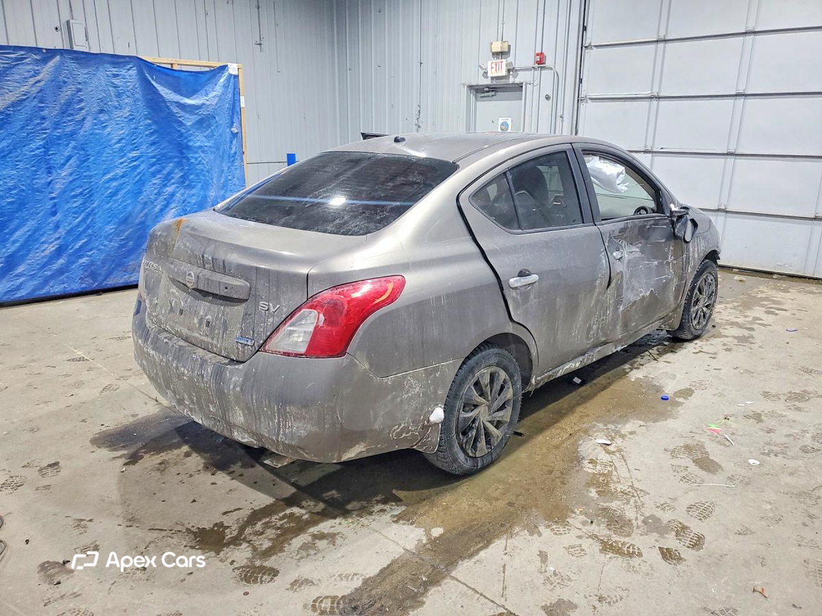 Nissan Versa 2012