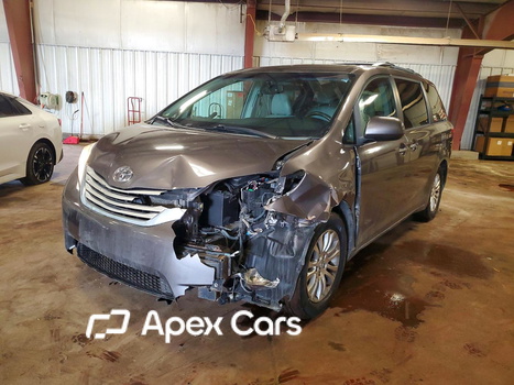 Toyota Sienna 2015 - Image 1 of 12