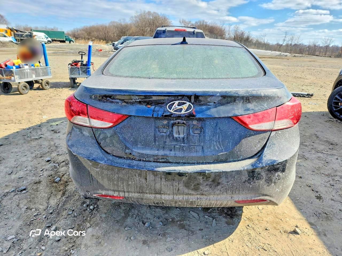 Hyundai Elantra 2011