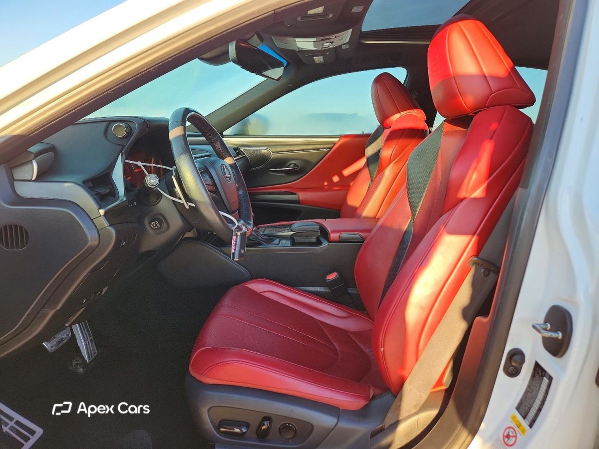 Lexus ES 2019