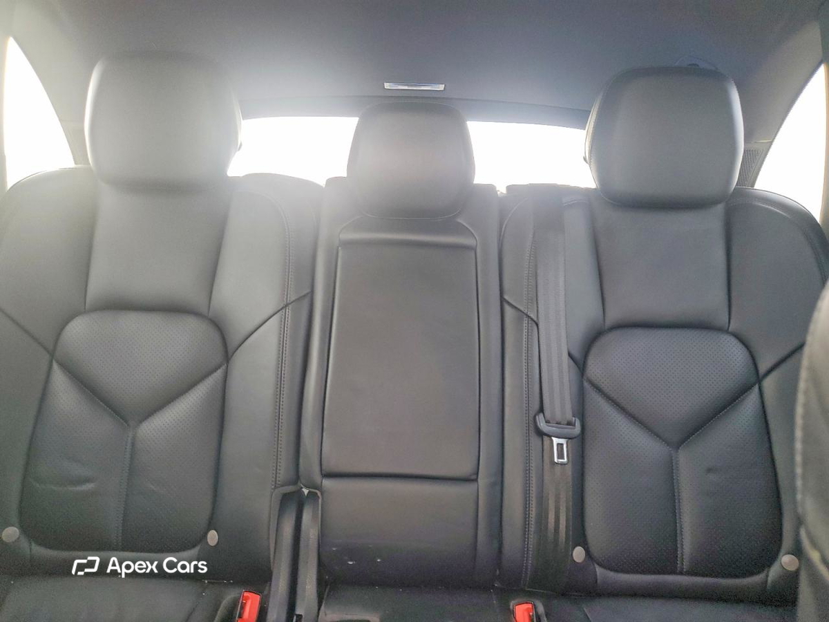 Porsche Cayenne 2016