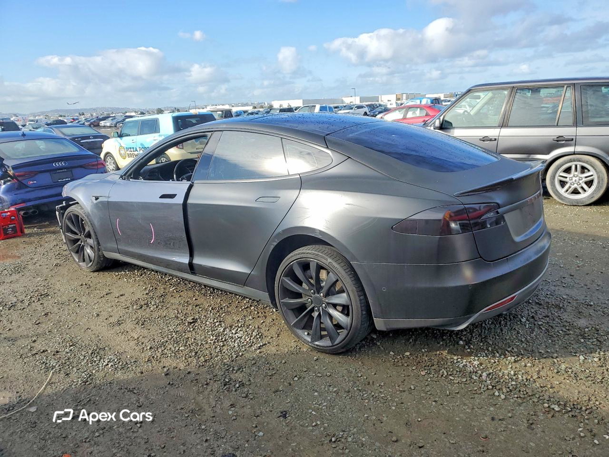 Tesla Model S 2015