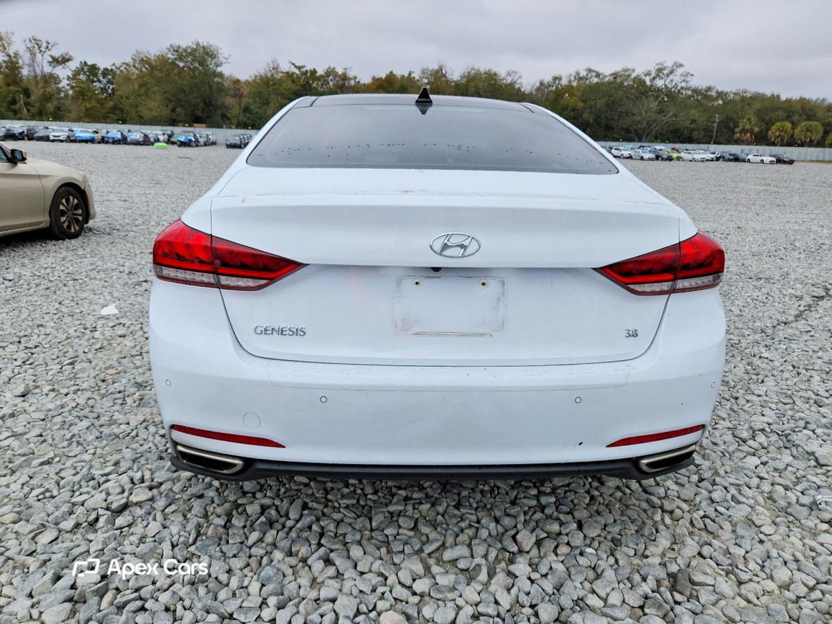 Hyundai Genesis 2015
