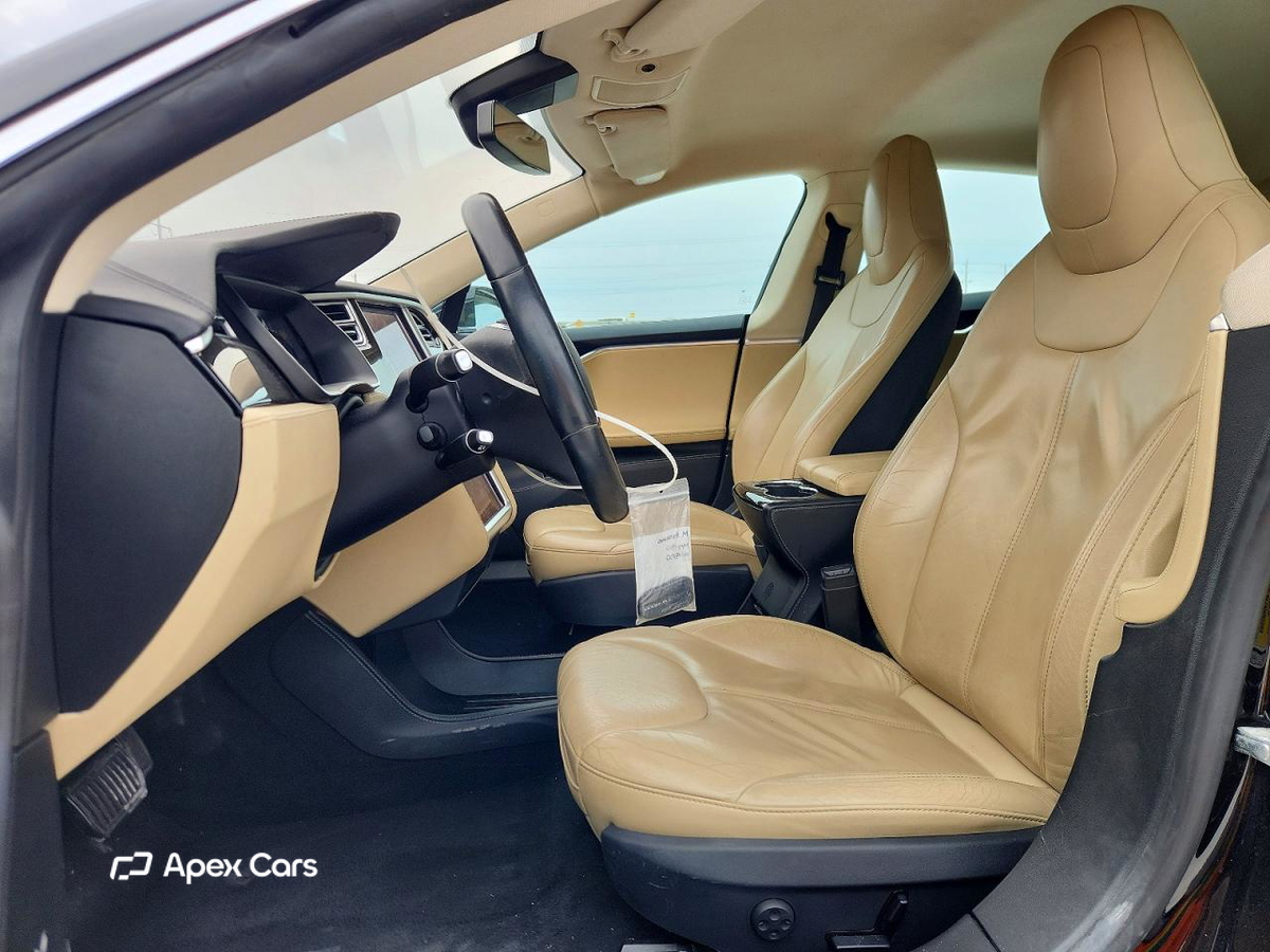 Tesla Model S 2015