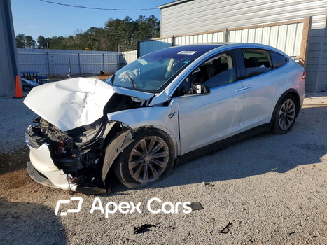 Tesla Model X 2018 - Image 1 of 13