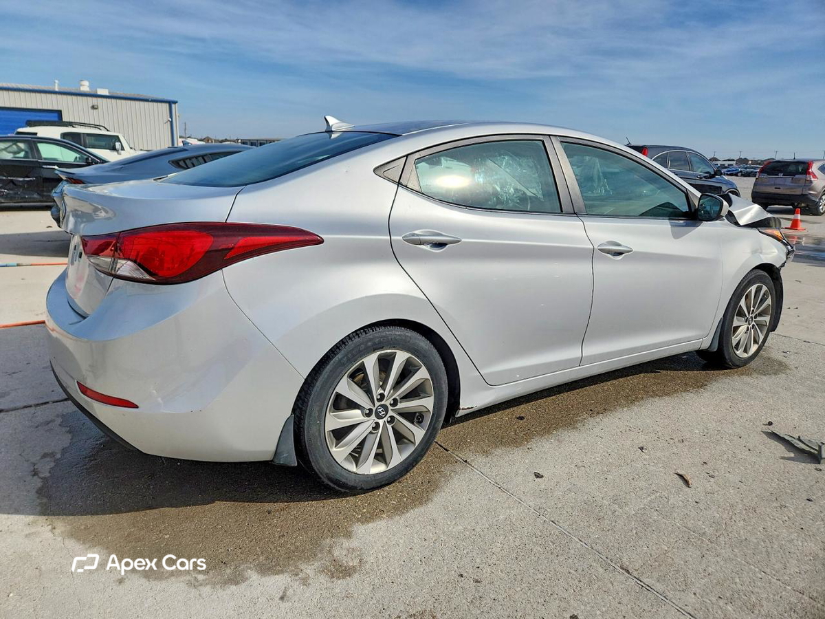 Hyundai Elantra 2015