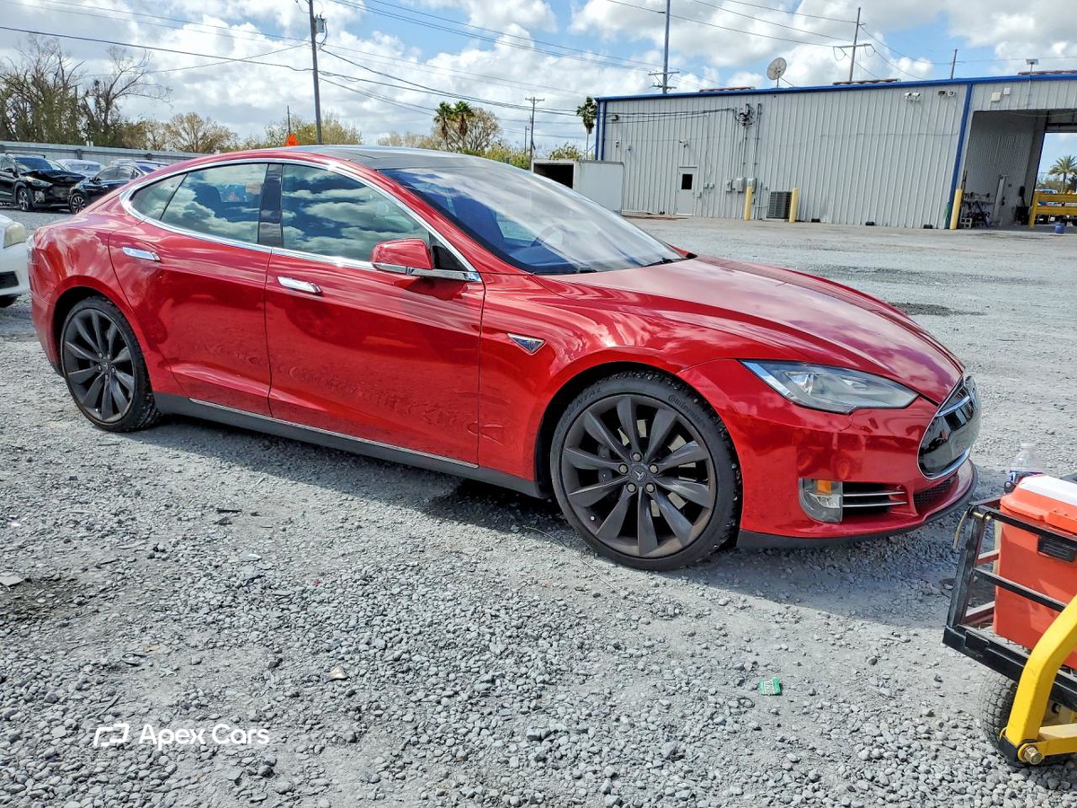Tesla Model S 2016