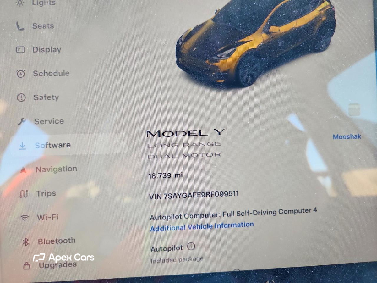 Tesla Model Y 2024