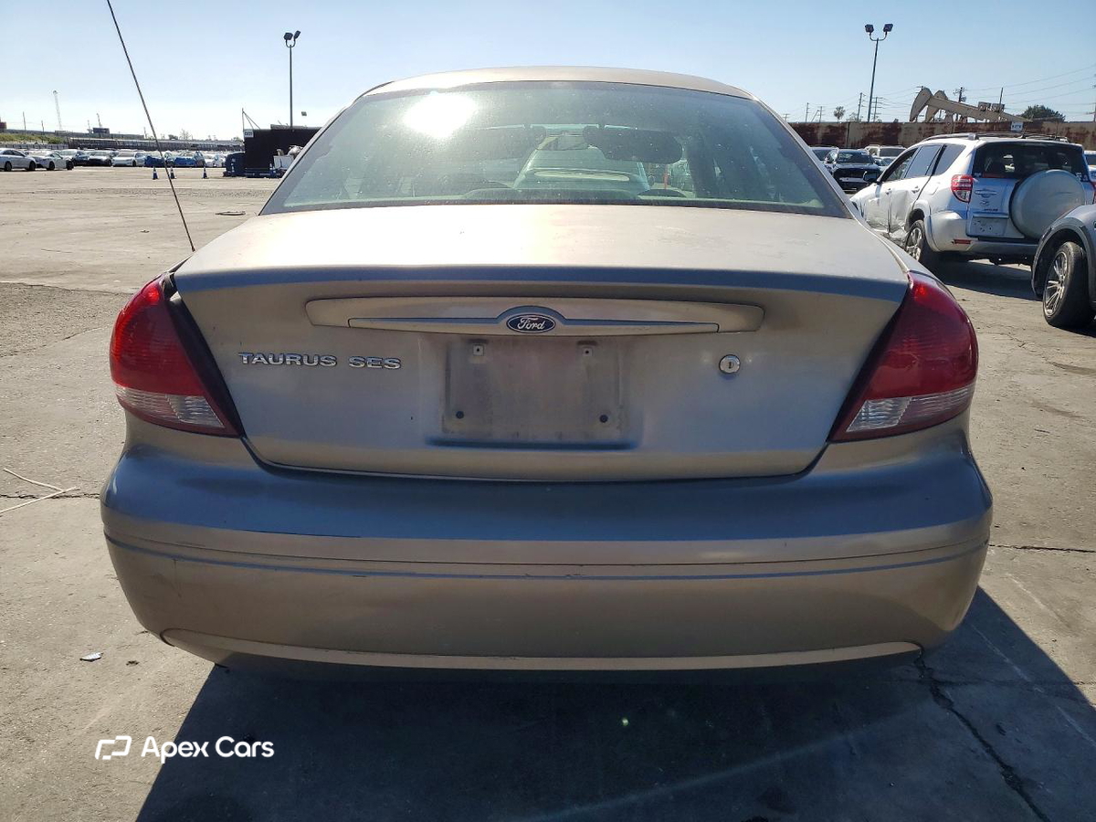 Ford Taurus 2004