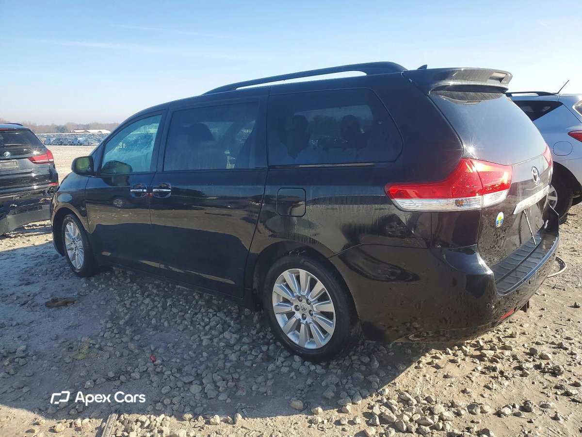 Toyota Sienna 2011