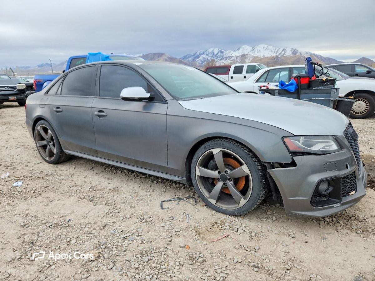 Audi RS4 2011