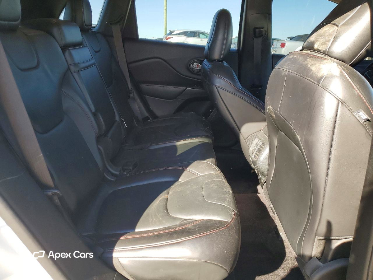 Jeep Cherokee 2016