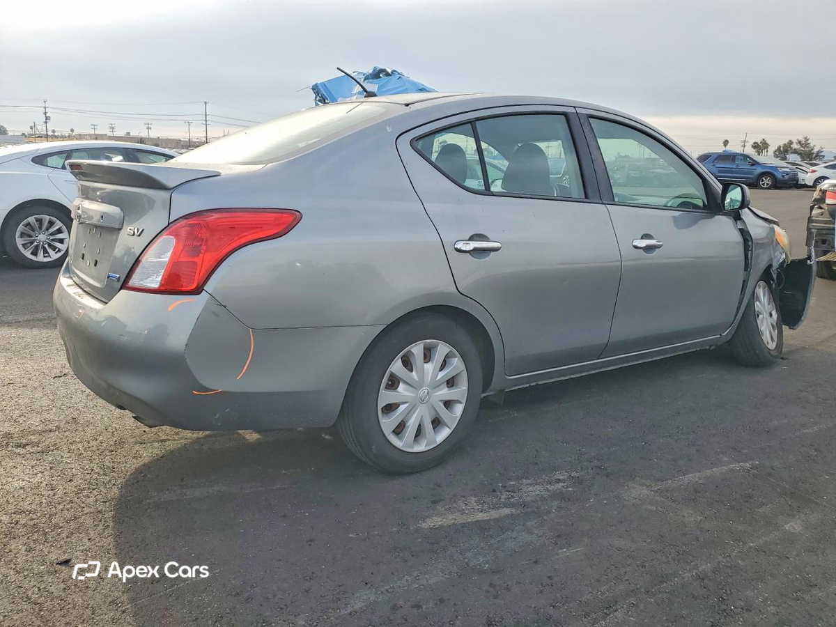 Nissan Versa 2013