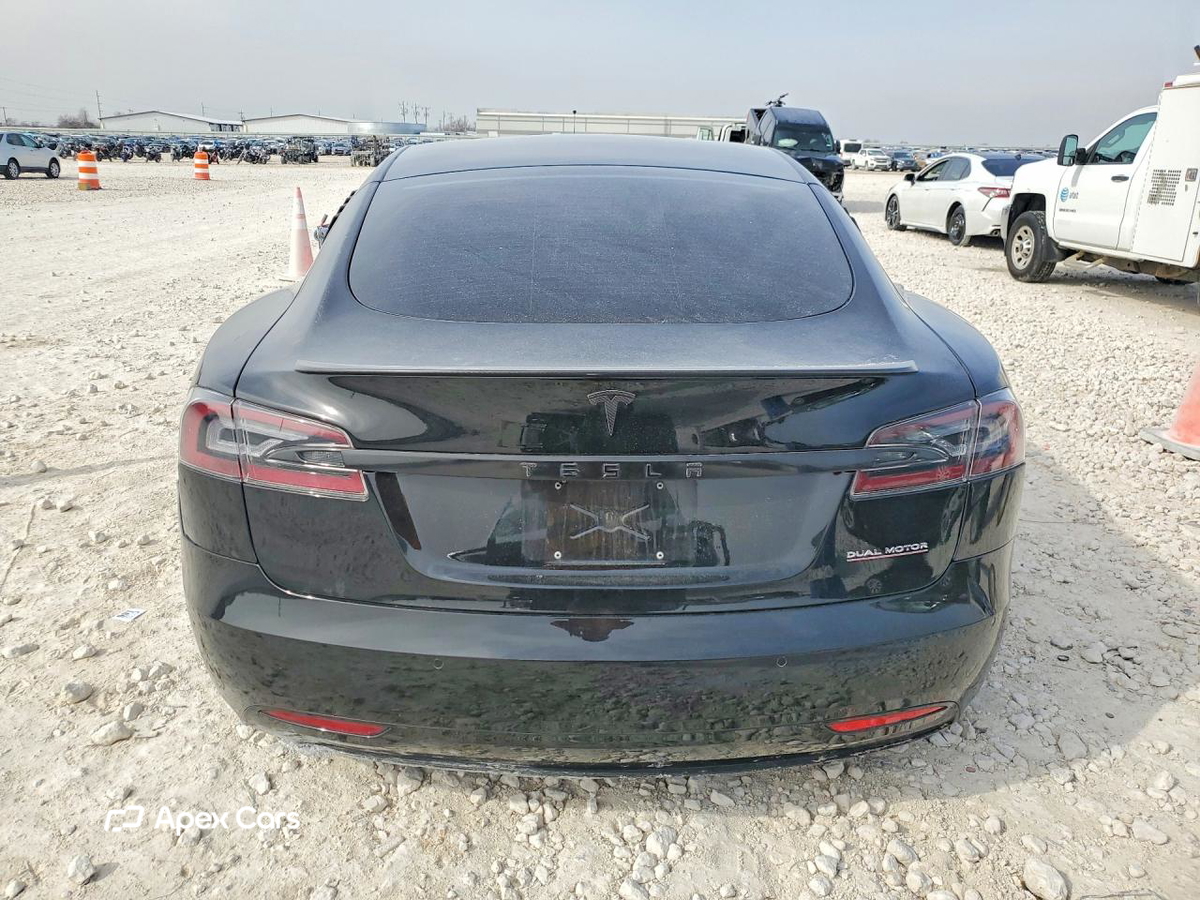 Tesla Model S 2021