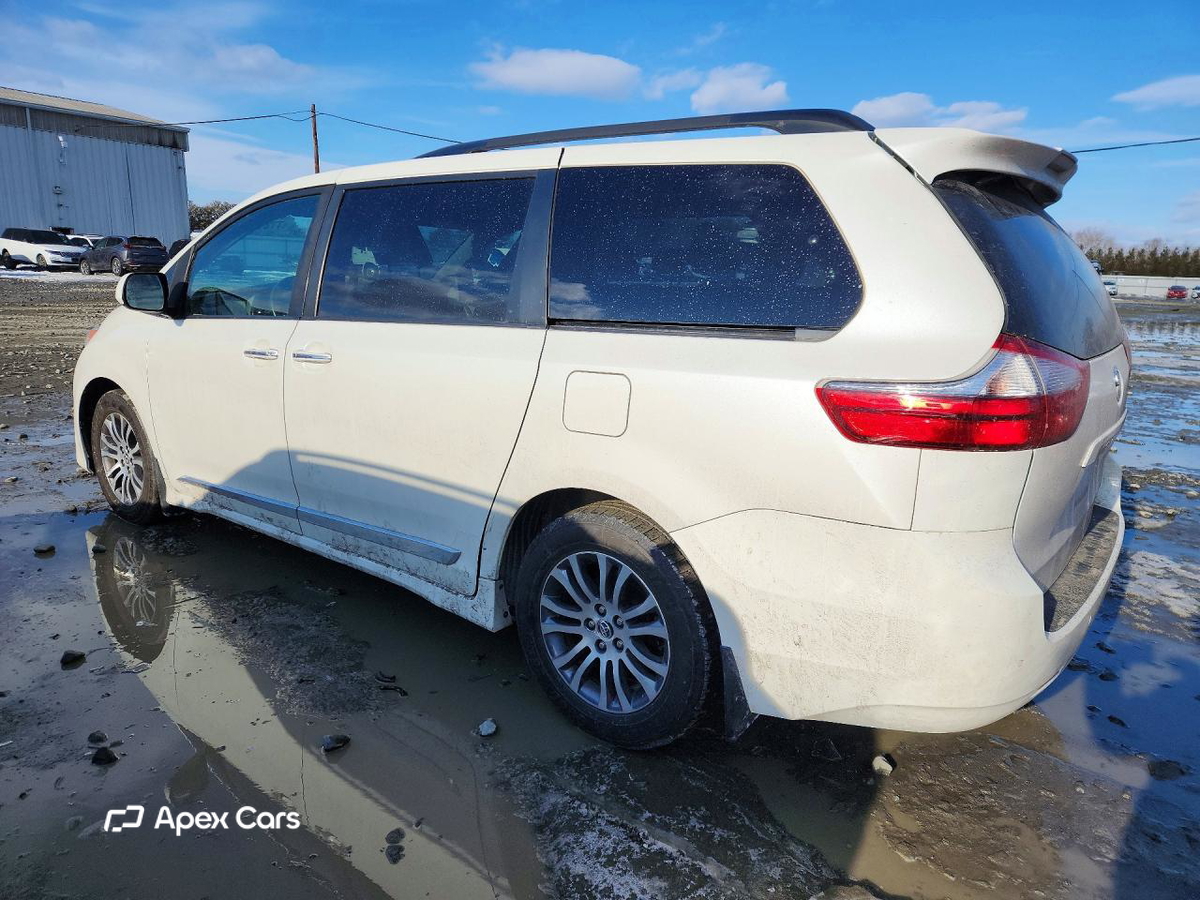 Toyota Sienna 2020