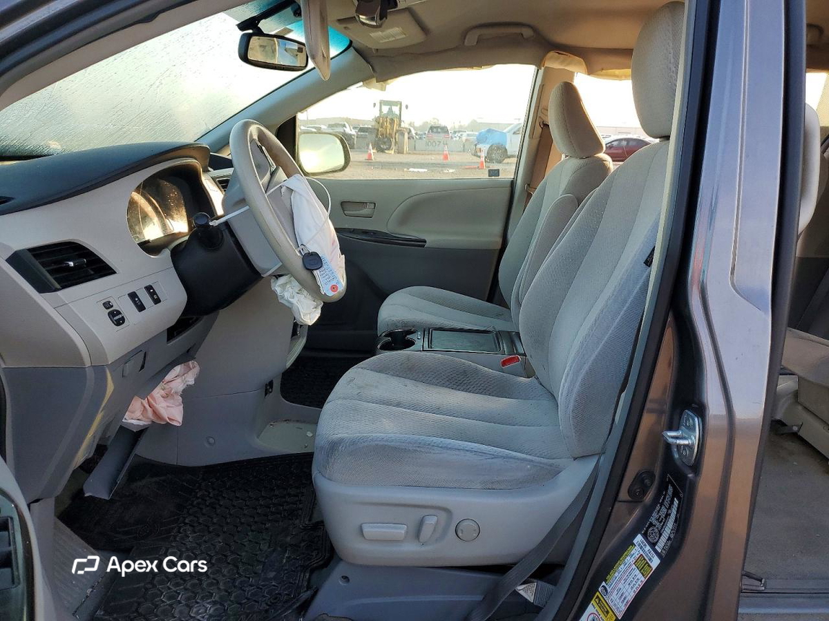 Toyota Sienna 2013