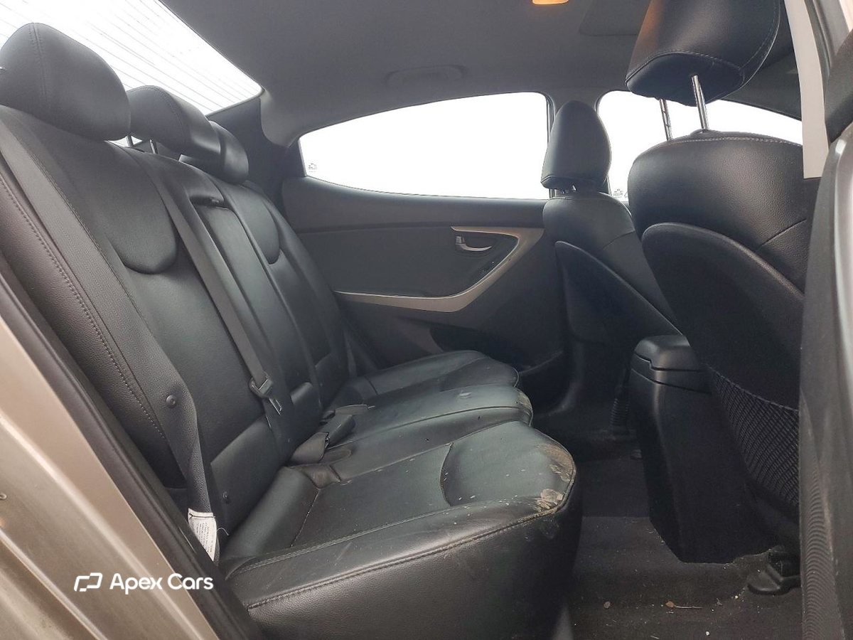 Hyundai Elantra 2012