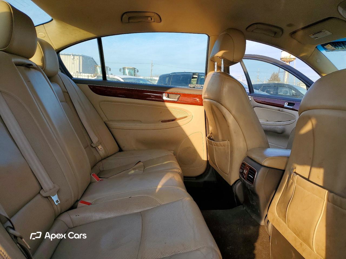 Hyundai Genesis 2012